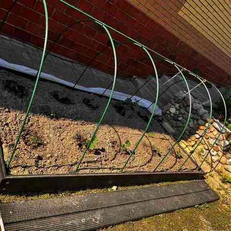 Грядки из ДПК